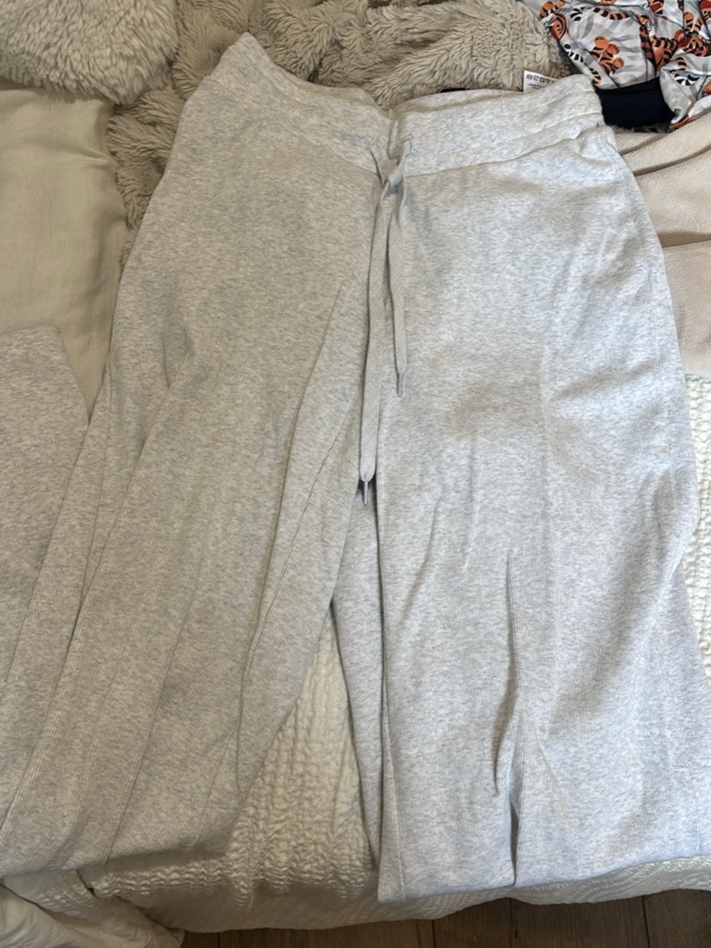 Aritzia Light Gray Drawstring Lounge Pants